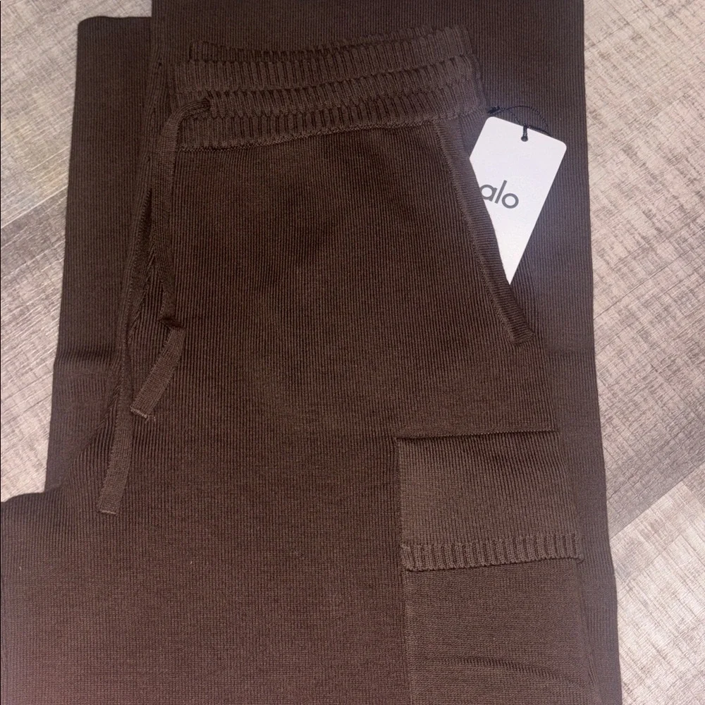 Alo Scholar Knit Cargo Pants